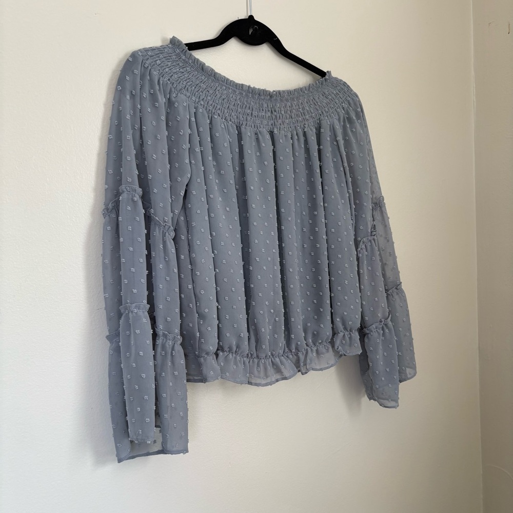LA MIEL Light Gray Off-Shoulder Blouse Size Medium - Picture 2 of 11